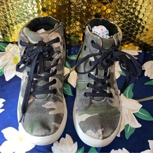 BOYS GAP CAMOUFLAGE SNEAKERS